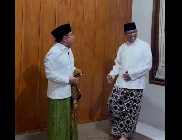 Anies-Cak Imin Mengenalkan Sarung, Harapan Kader PKB: Agar Semakin Banyak Masyarakat yang Tertarik Menggunakan Sarung