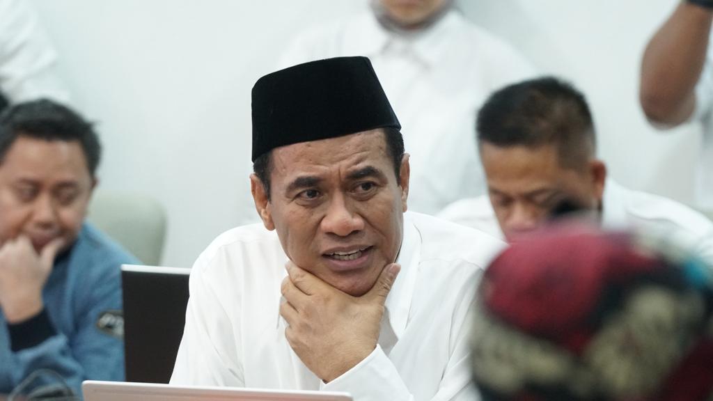 Amran Sulaiman Membekali Yatim Piatu dengan Seluruh Penghasilan Menteri