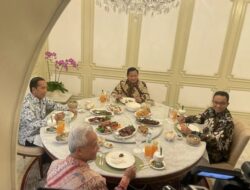 Presiden Jokowi Memperlihatkan Senyum Ceria, Mengajak Anies, Ganjar, dan Prabowo Untuk Mencicipi Tahu Bacem