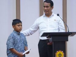 Menteri Pertanian Amran Memenuhi Janji dengan Memberikan Sumbangan Gaji dan Tunjangan Sebesar Rp 95 Juta kepada Anak Yatim dan Janda Renta