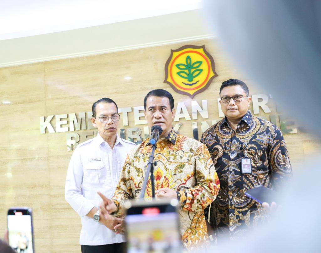 Menteri Pertanian Amran Sebut Petani Dapat Pupuk Gratis dengan KTP untuk Meningkatkan Produksi Padi dan Jagung