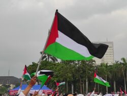 Persiraja Dikenakan Denda karena Suporter Mengibarkan Bendera Palestina, Mardigu Klaim PSSI Mengadopsi Standar Ganda Mirip FIFA dan UEFA.