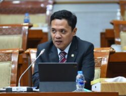 Habiburokhman dari Partai Gerindra Menyatakan Bahwa Mahkamah Konstitusi Tidak Dapat Membatalkan Keputusan Mengenai Batasan Usia Calon Presiden/Wakil Presiden.