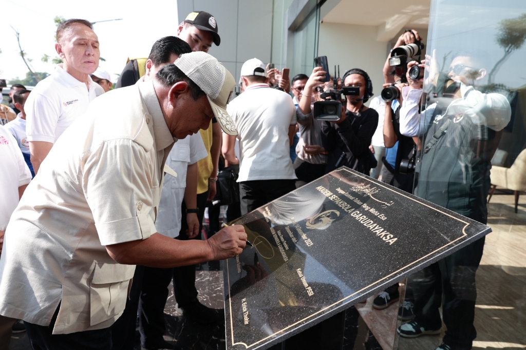 Prabowo Membuka Akademi Sepak Bola di Bekasi dan Mendukung Semangat Atlet Muda