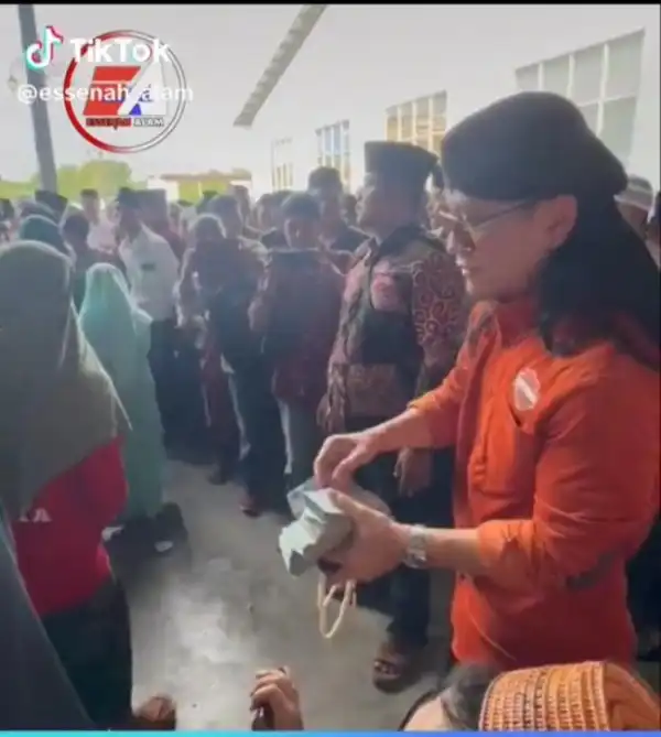 Gus Miftah Kontroversi Bagi-bagi Uang Bersama Pendukung Prabowo, Gigin Praginanto Mendesak Untuk Diusut