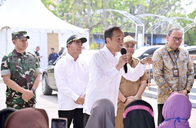 Jokowi Menyalurkan Bantuan Langsung Tunai untuk Dampak El Nino