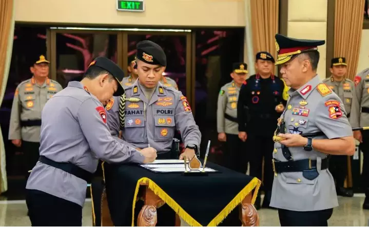 Kapolri Melantik Brigjen Aan Suhanan Menjadi Kakorlantas Polri, Serta Lima Kapolda dan Kadensus 88 Antiteror Turut Diangkat