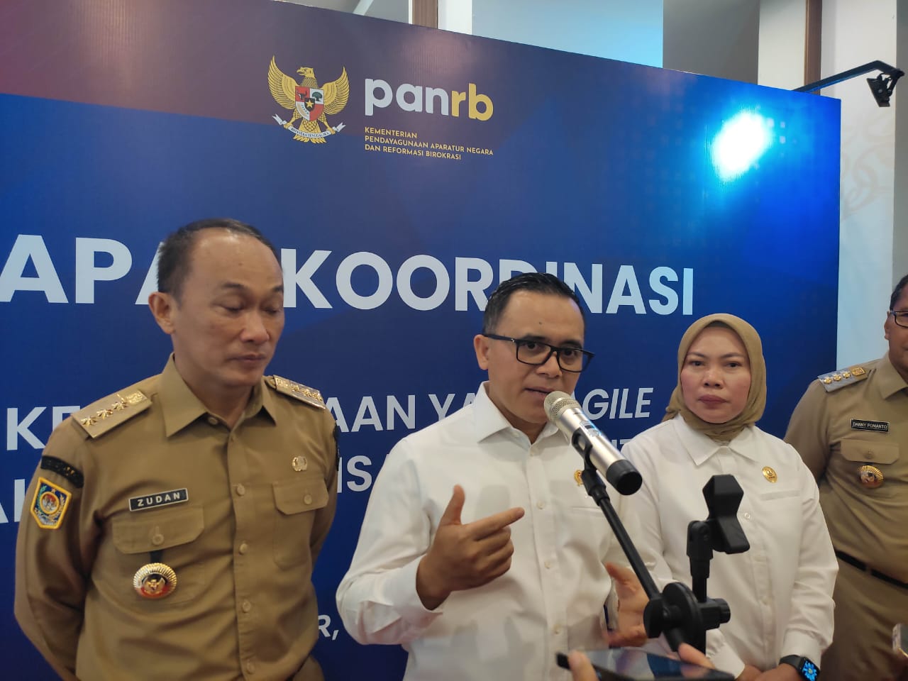 Menpan RB Memperingatkan Kembali Pemda Agar Menghentikan Pembuatan Aplikasi Baru dan Meminta Untuk Diintegrasikan