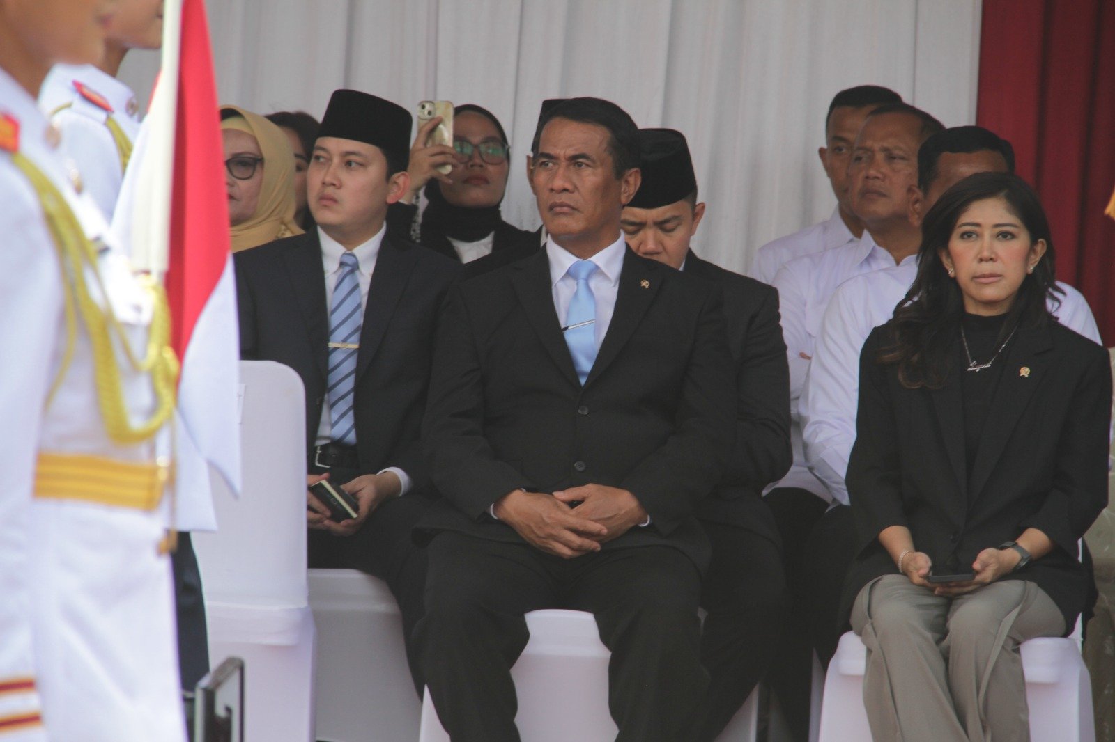 Menteri Pertanian Amran Turut Mendampingi Presiden Prabowo dalam Upacara Penyambutan Menteri Pertahanan Sjafrie Sjamsoeddin