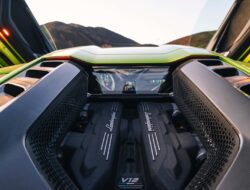 Lamborghini Berencana Pertahankan Mesin Bensin di Masa Depan