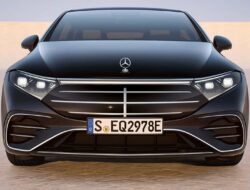 Review Mercedes EQS: Desain Radikal dan Tantangan Performa