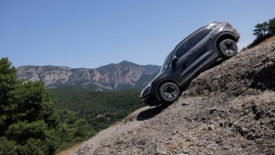 Porsche Cayenne EV: Melewati Tahap Prototipe dengan Bantuan AI